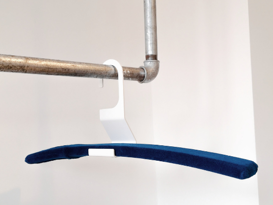 Eculeo kledinghanger in hoogwaardig synthetisch fluweel